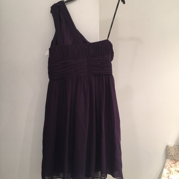 One Off shoulder evening dark purple dress size 14 - Picture 2 of 4