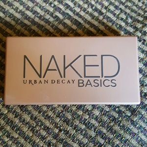 Urban decay maked basics palette