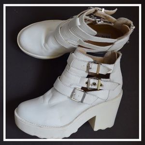 Steve Madden White Platform Boots 🗯
