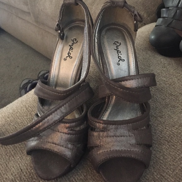 Grey & Silver wedges size 7