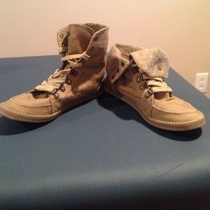 Versatile wear Cute Rocket Dog sneakers!