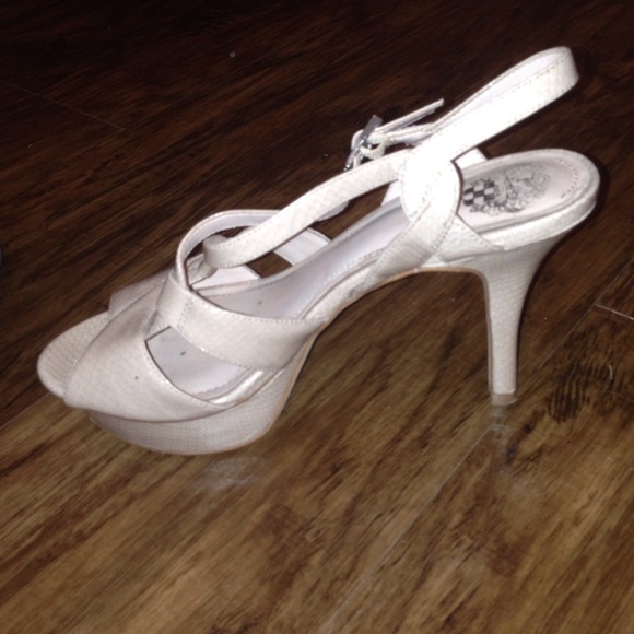 Vince Camuto open-toe nude heels - Picture 2 of 2