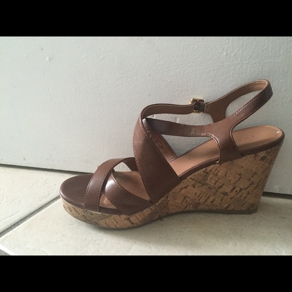 💕SALE💕Cork wedges! Size 7.5.