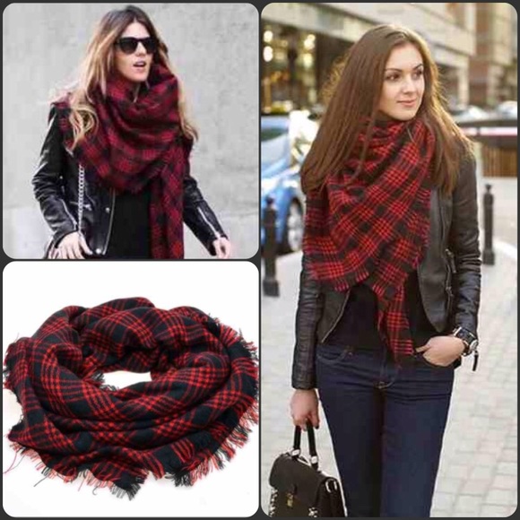 SOLD OUT💞NWT Red & Black Plaid Frayed Wrap Scarf - Picture 2 of 4