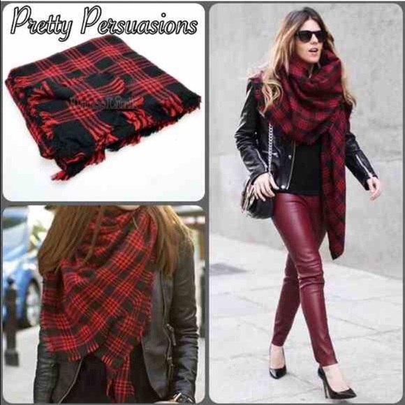 SOLD OUT💞NWT Red & Black Plaid Frayed Wrap Scarf - Picture 3 of 4