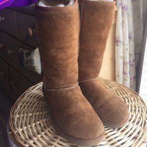 Women's Classic Tall Uggs - chestnut