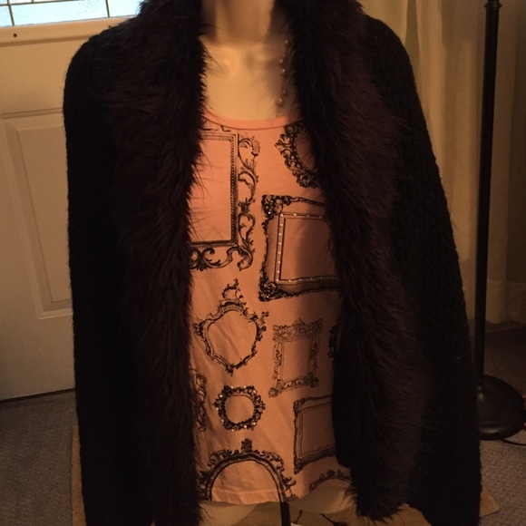Black knit cape with faux fur trim