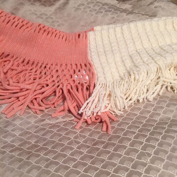 Rose pink and cream scarf - Picture 2 of 3