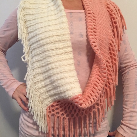 Rose pink and cream scarf - Picture 3 of 3