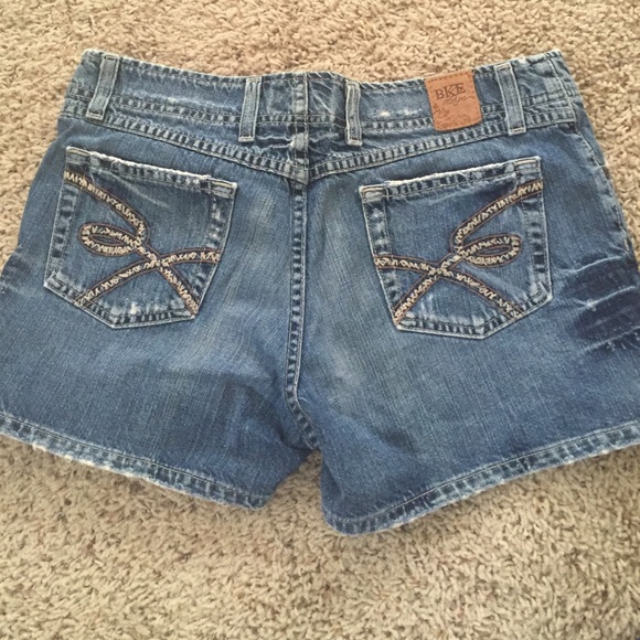 BKE shorts size 28
