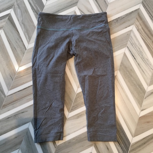 Lululemon Gray Crop