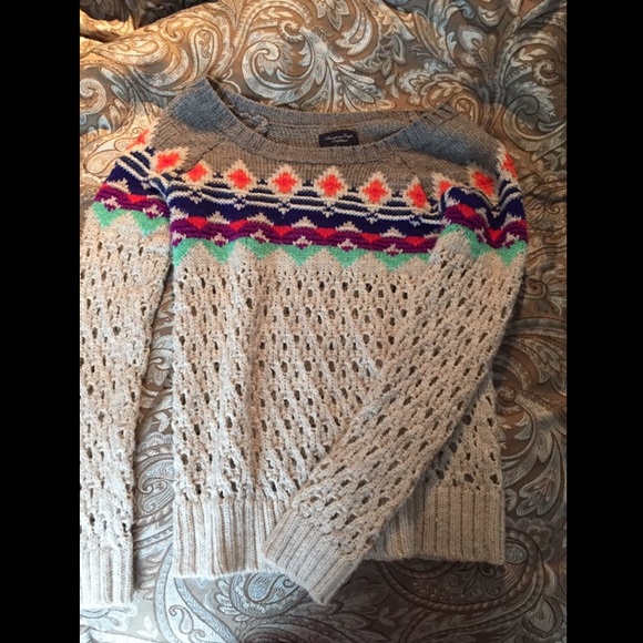 American Eagle Sweater