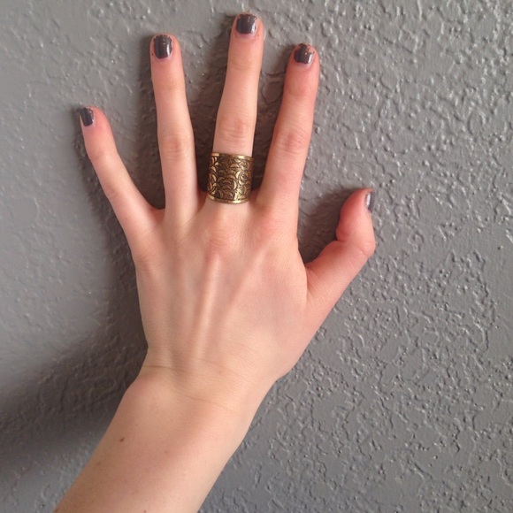 Gold ring - Picture 2 of 3