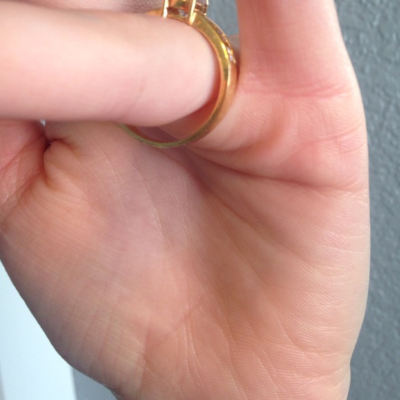 Gold ring - Picture 2 of 2