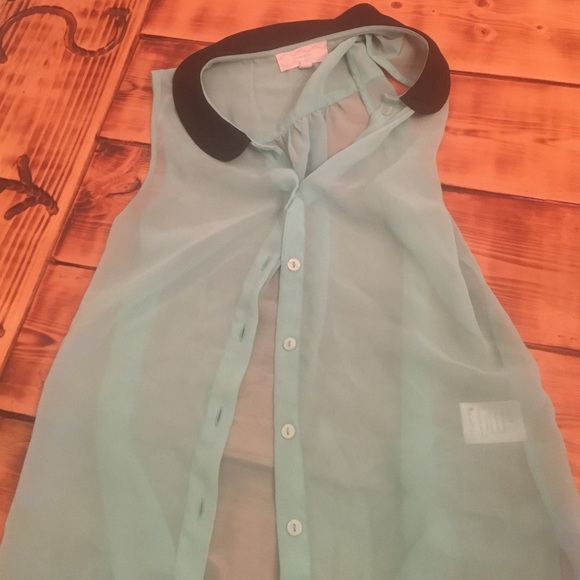 Sleeveless blouse