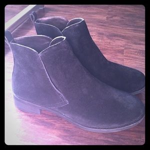 Suede boots