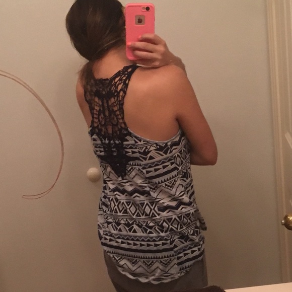 Aztec top - Picture 4 of 4