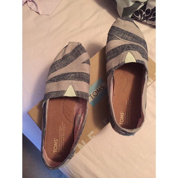 Beige and Navy Striped TOMS with box and sticker