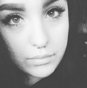 Meet your Posher, Myra