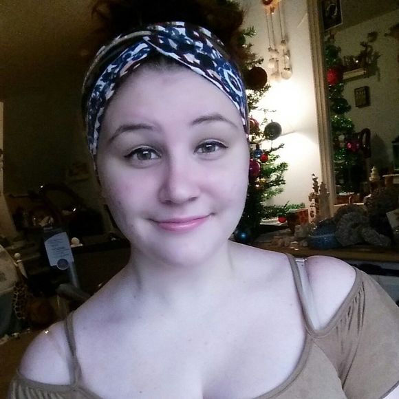 Meet your Posher, Kayla