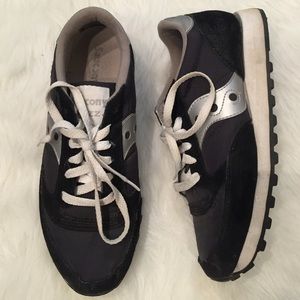 Slightly used BLACK SAUCONY JAZZ SNEAKERS W 9.5