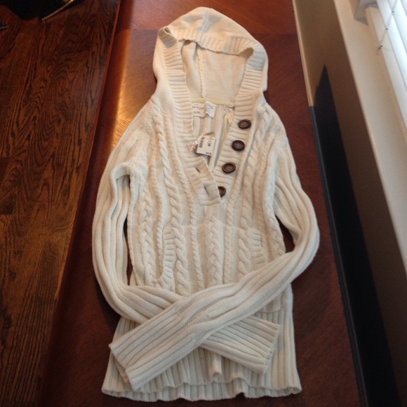 LAST CHANCE WILL BE DONATING/cable sweater