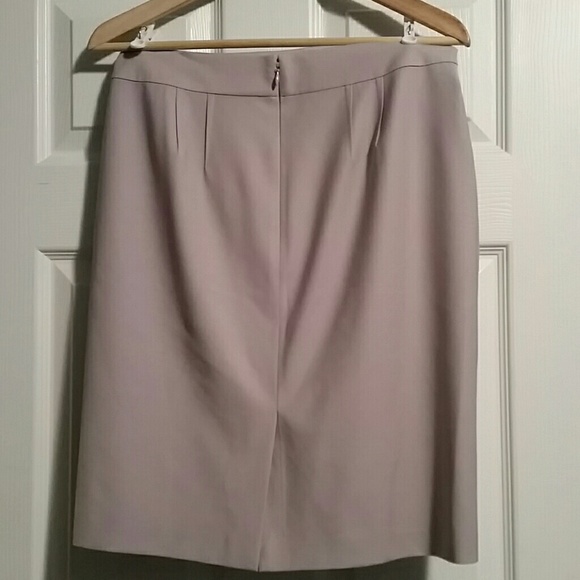 DONATED NWOT Ann Taylor Skirt sz 8P - Picture 2 of 4