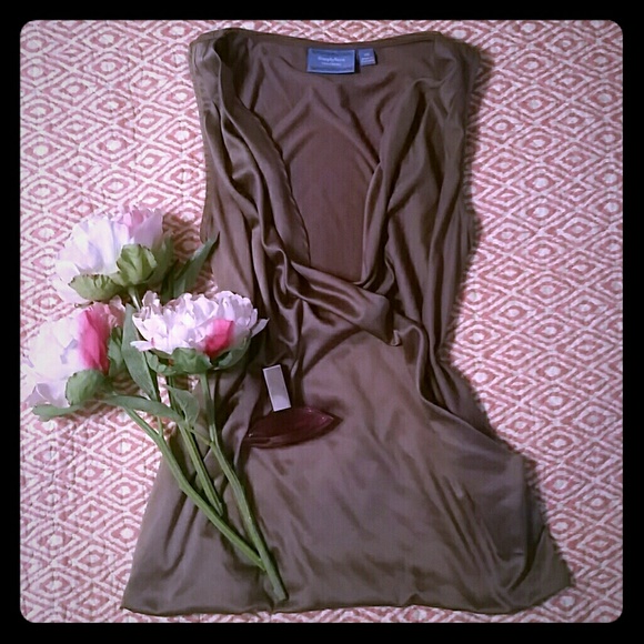 Romantic Simply Vera Wang blouse