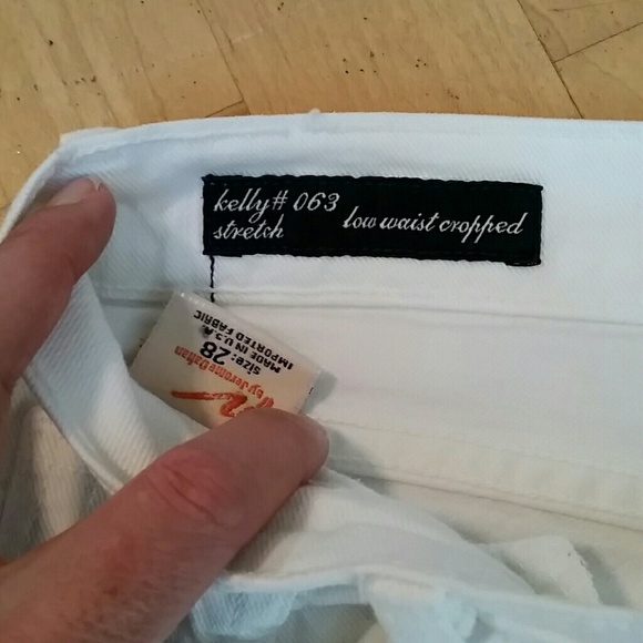 {SOLD} Citizens of Humanity White Jeans - Picture 3 of 4