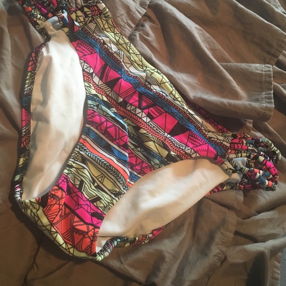 Pink Victoria secret bottoms small