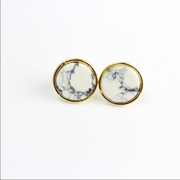 New. Trendy Circle Marble stud Earrings - Picture 4 of 4