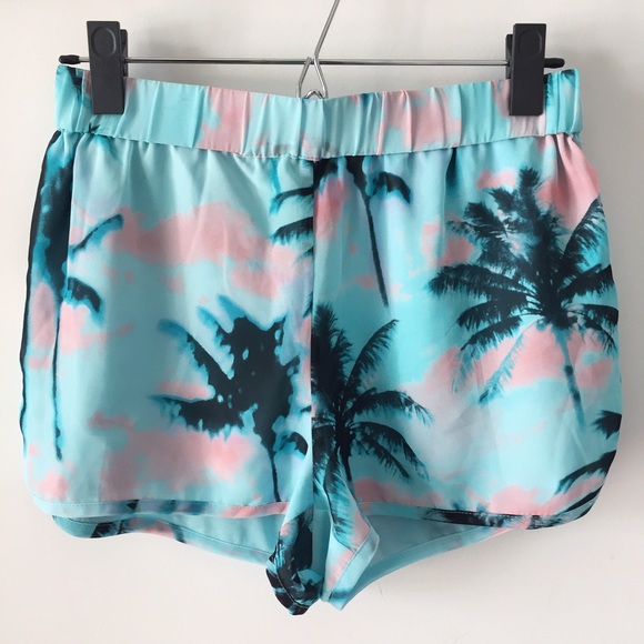 F21 TROPICAL PRINT SHORTS