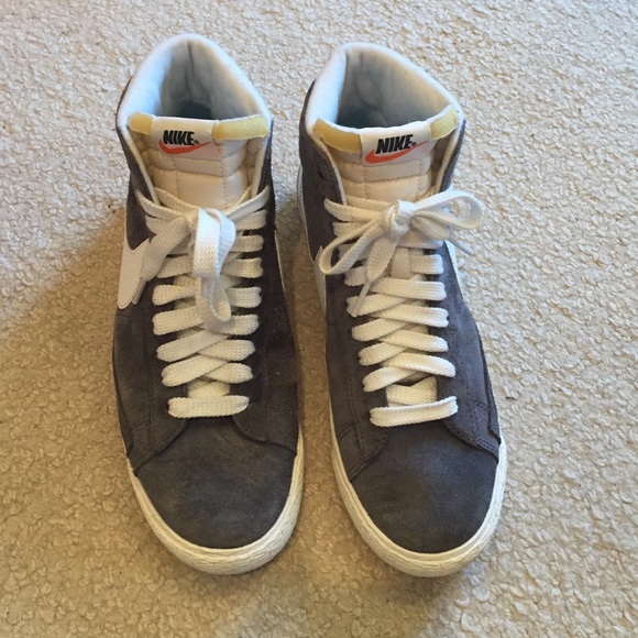 Nike sneakers - Picture 2 of 4