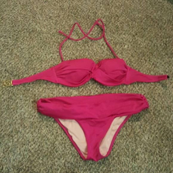 Victoria secrets swim suit 32B top & medium bottom