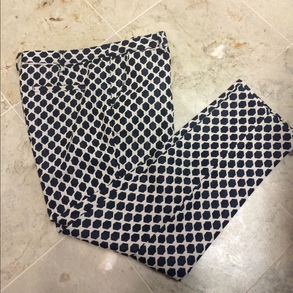 ⭐️Worthington slacks with hexagon print⭐️