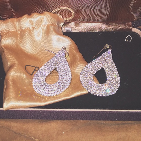 Raindrop Earings💦💎