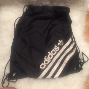 ***SOLD ON MERC*** Adidas draw string backpack