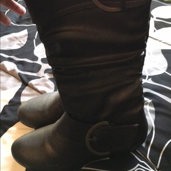 Brown boots - Picture 1 of 1