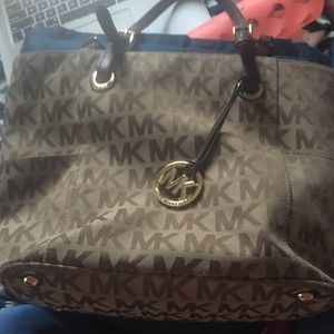 Michael Kors Jet Set Monogram