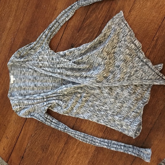 Black and white sweater - Picture 3 of 4