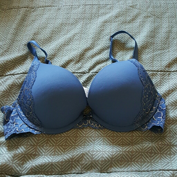 Victoria's Secret blue and lace foil bra - Picture 1 of 4
