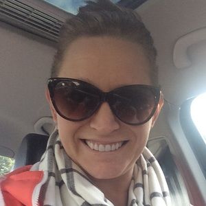 Meet your Posher, Christina