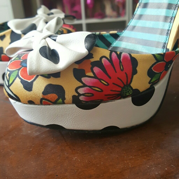 JustFab Shoes - Multi colored heels JustFab Shoes - Multi colored heels
