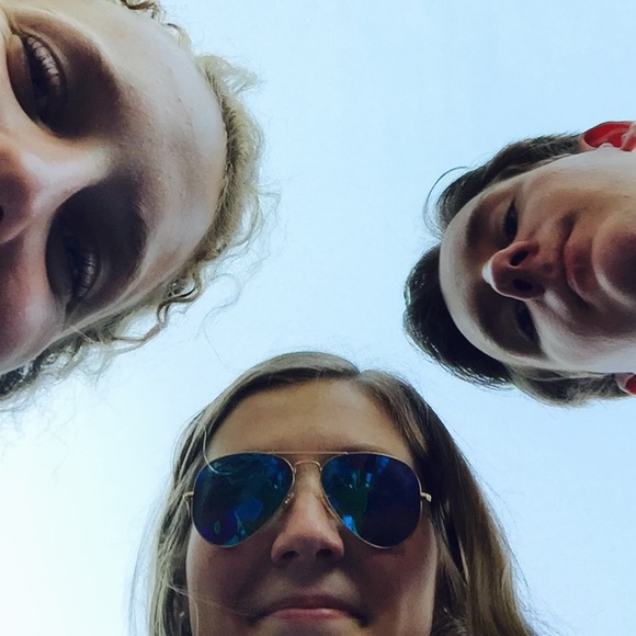 Meet your Posher, Claire - Picture 1 of 1