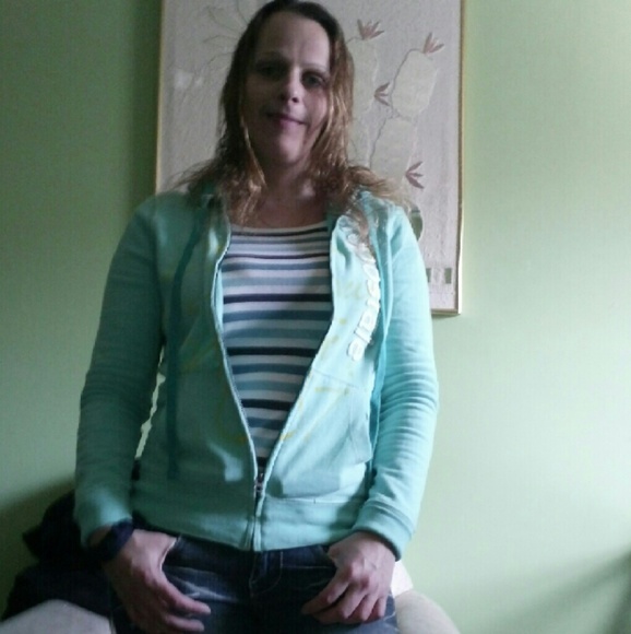 Meet your Posher, April
