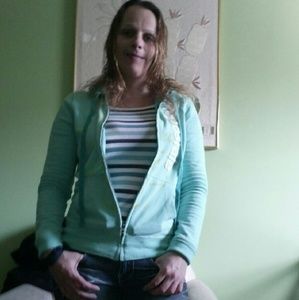 Meet your Posher, April