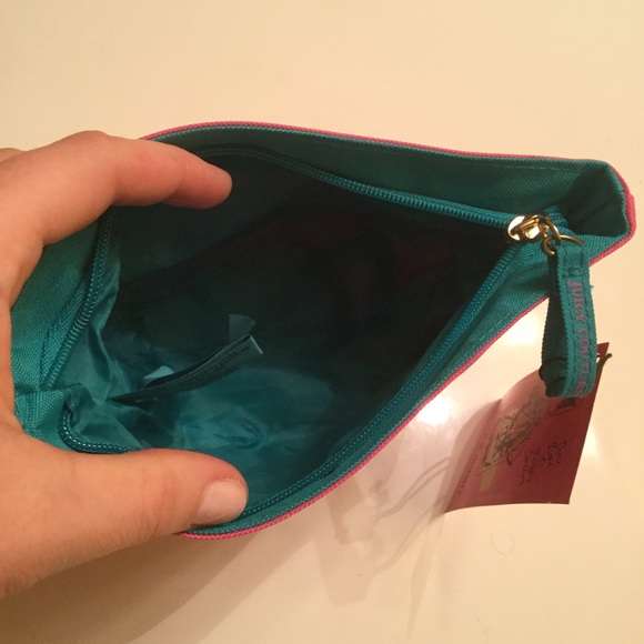 Juicy Couture Bags - ππ Juicy Couture Makeup Bag ππ Juicy Couture Bags - ππ Juicy Couture Makeup Bag ππ