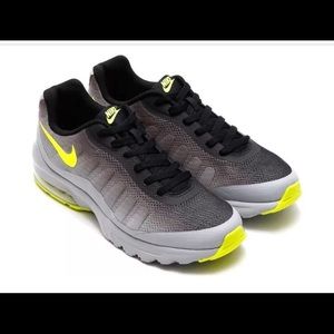 Nike Invigor Black/Grey