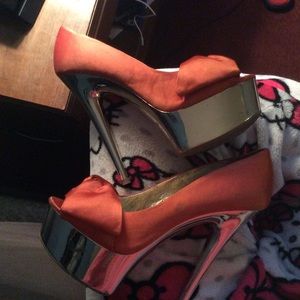 ❤️Steven Madden Moskow Coral peep-toe platform ❤️