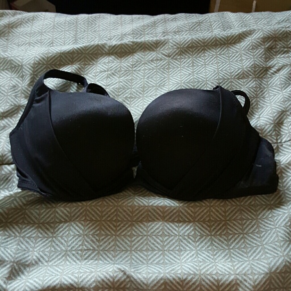 Victoria's Secret Very Sexy plunge demi bra